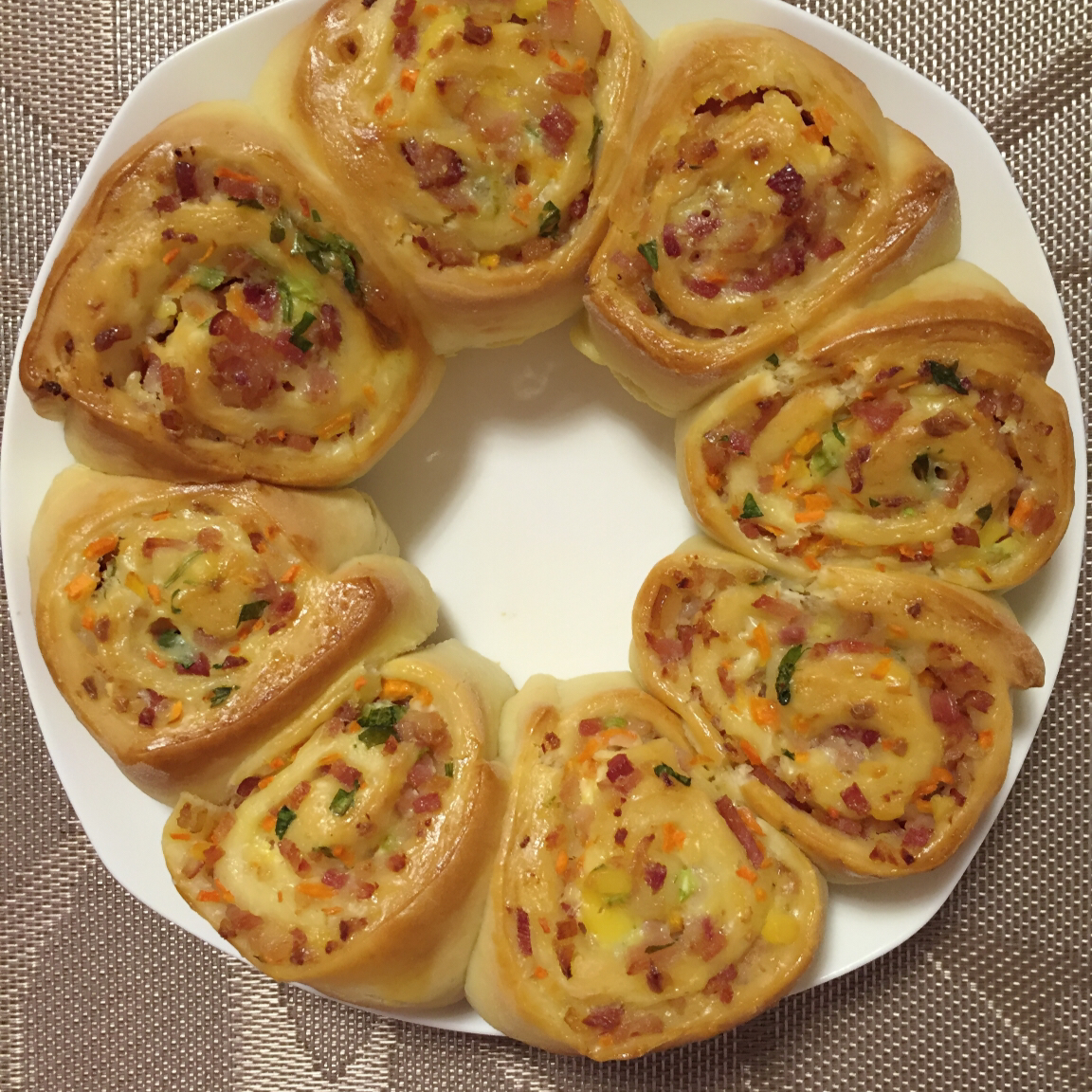 杂蔬火腿芝士卷