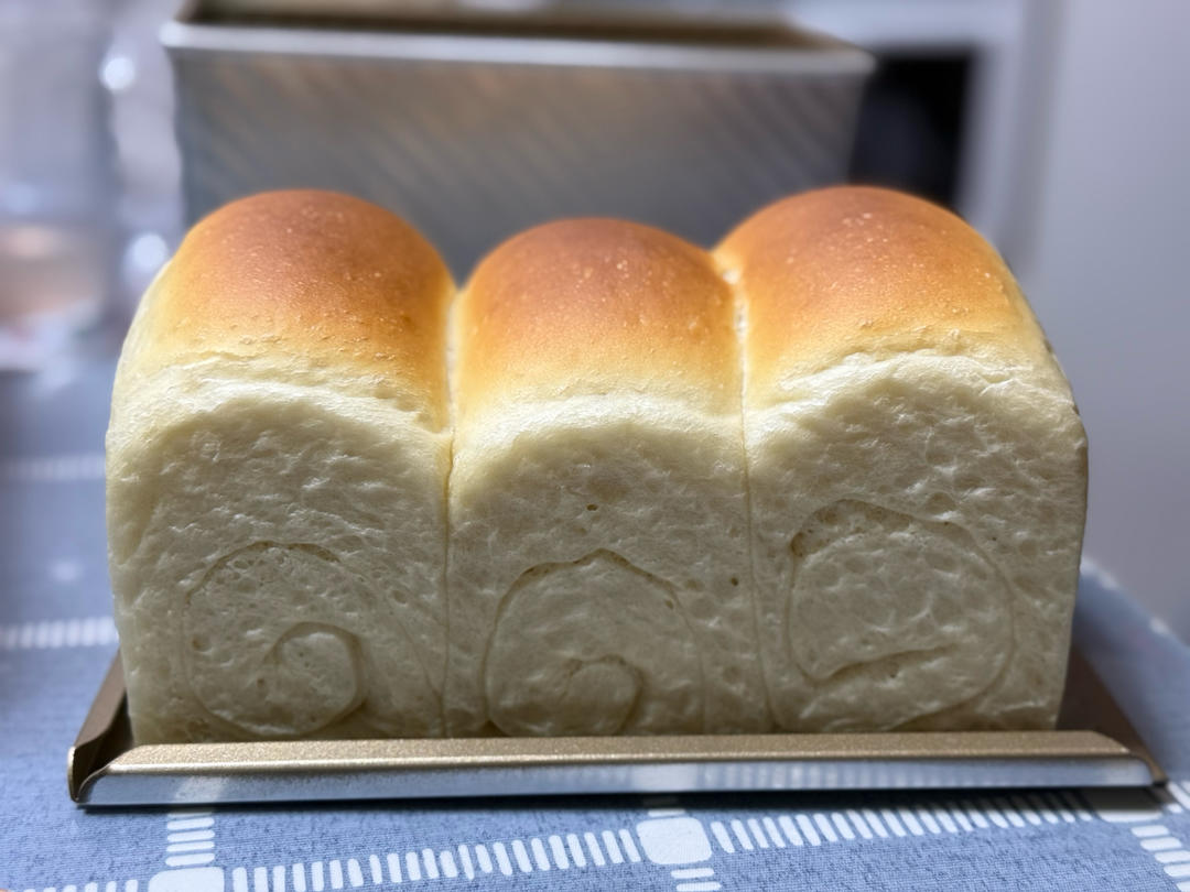 “免揉”中式面粉吐司