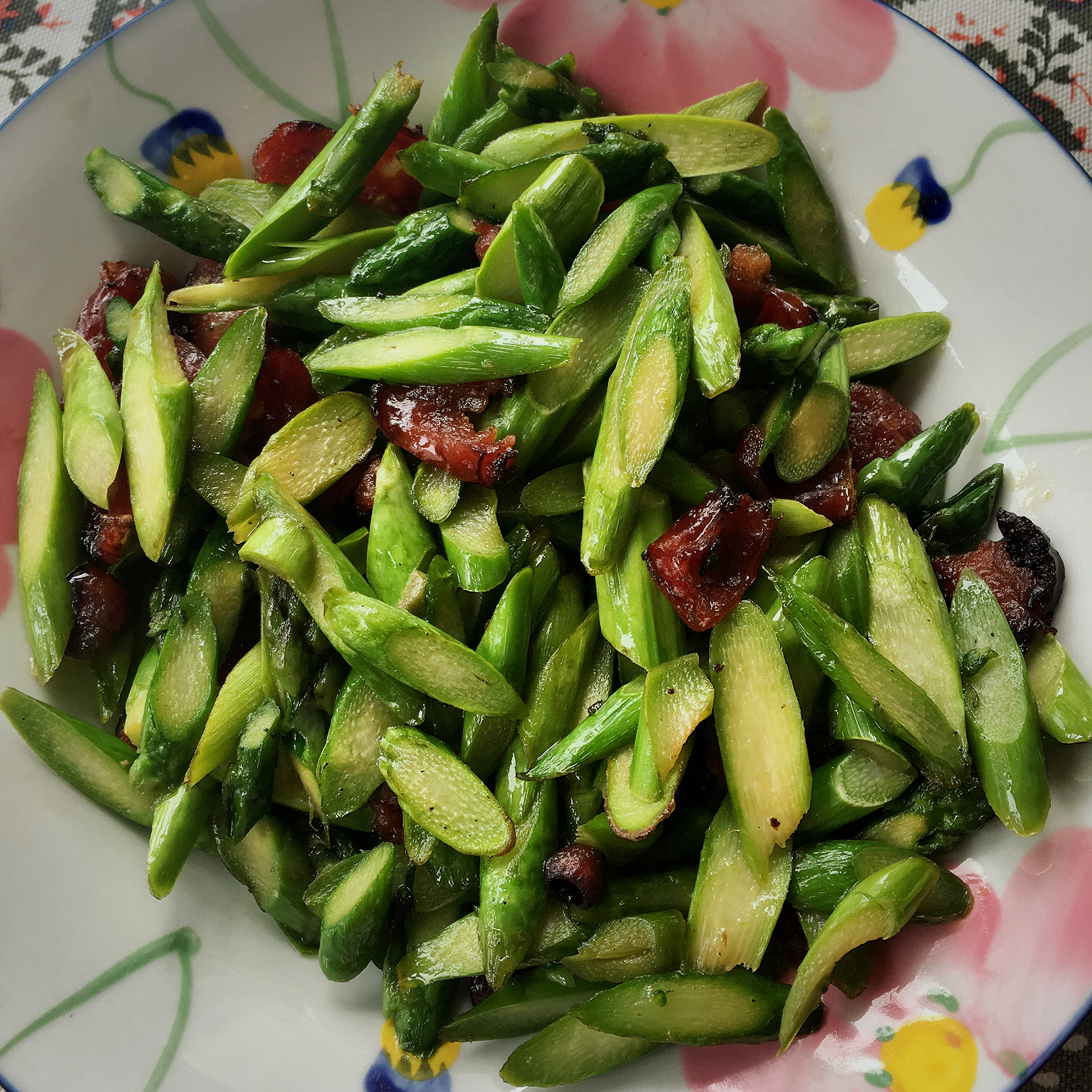 芦笋炒腊肠