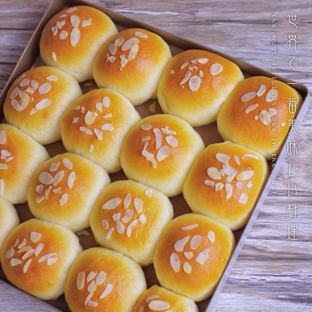 萧谨做的淡奶油软面包