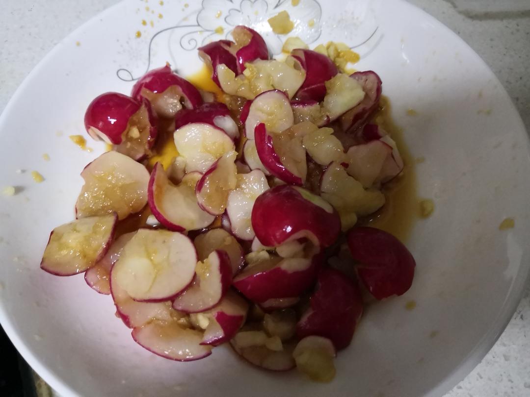 凉拌樱桃小萝卜