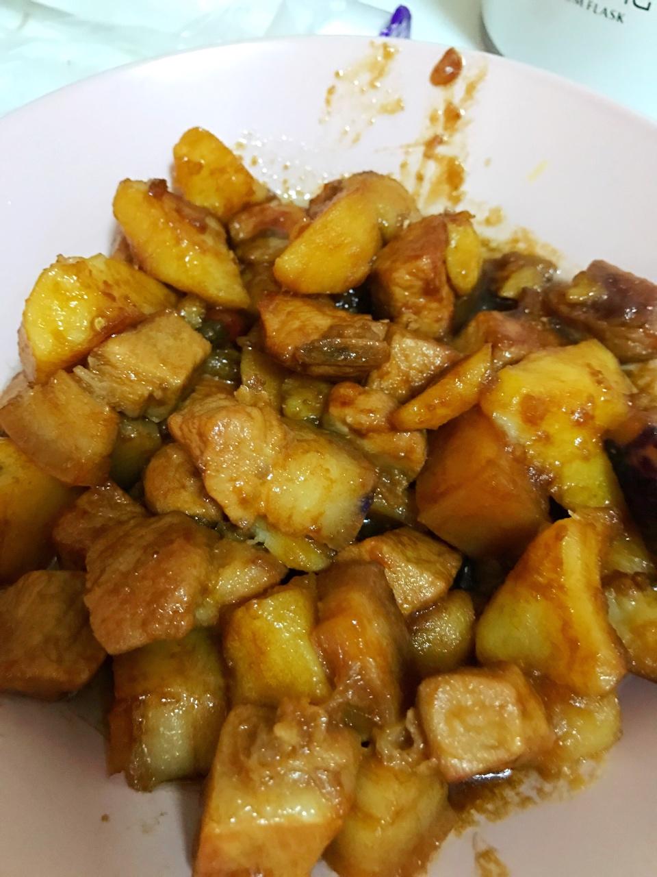 土豆红烧肉