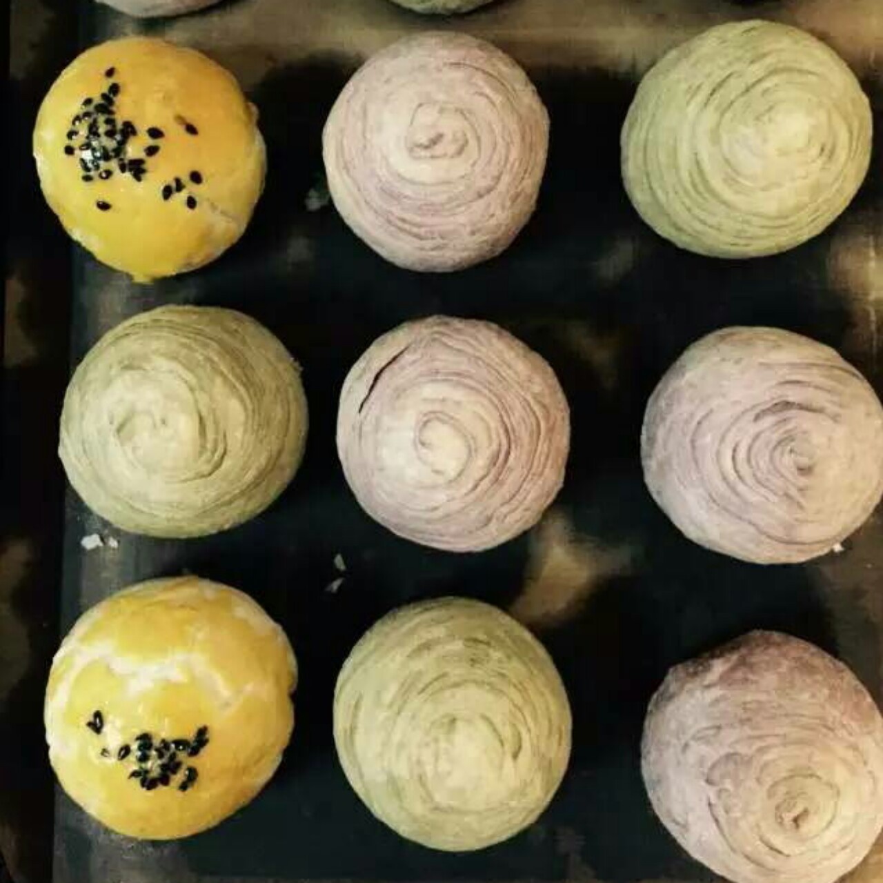蛋黄酥~紫薯、抹茶、原味~花好月圆，中秋快乐~内附一次做六色蛋黄酥方法~
