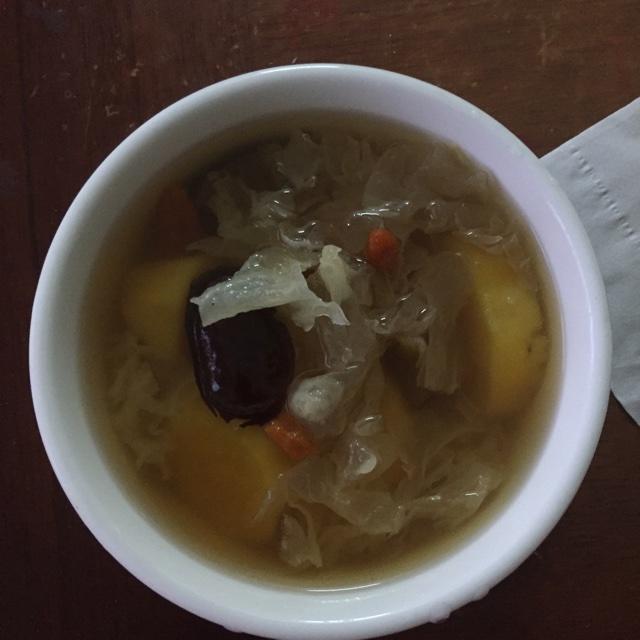 红枣银耳番薯汤