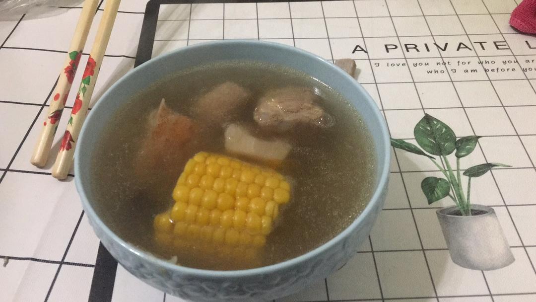 排骨莲藕玉米汤