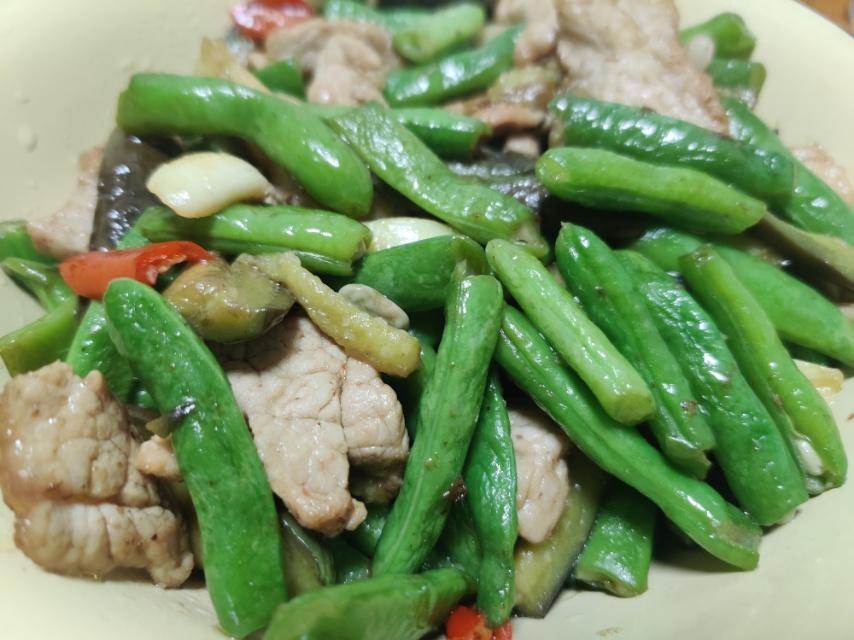 美味可口的豆角烧茄子！原来饭店都是这样做的