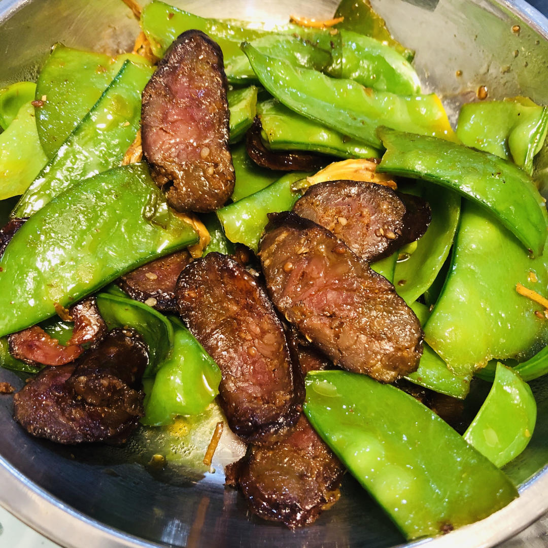 超脆爽的荷兰豆炒香肠