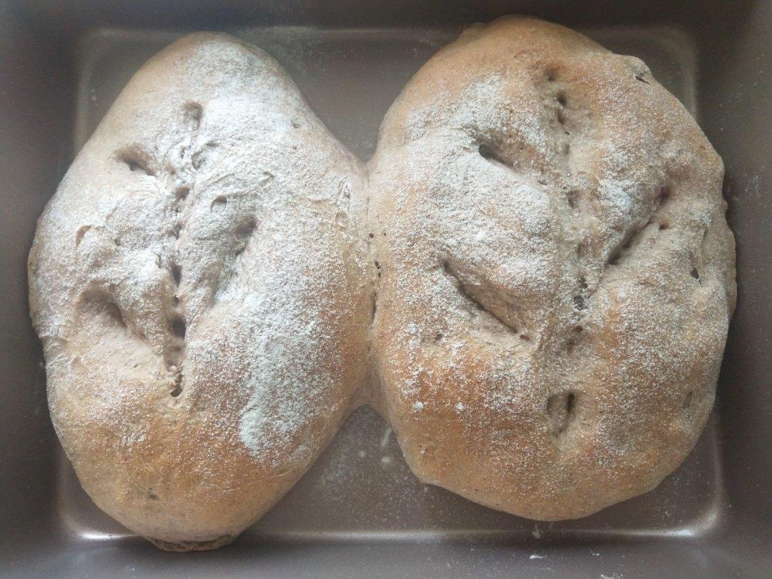 全麦蔓越莓核桃软欧包