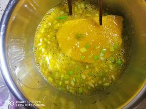 快手香煎葱蛋馒头片的做法 步骤4