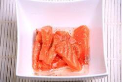 芝麻橙香三文鱼的做法 步骤1