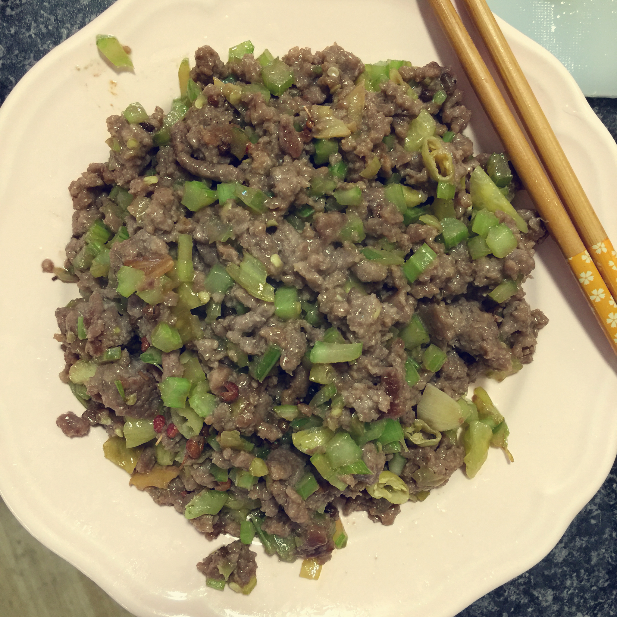 芹菜炒肉