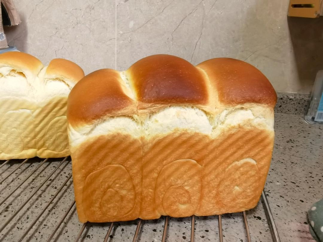 奶香纯粹的重料淡奶油吐司