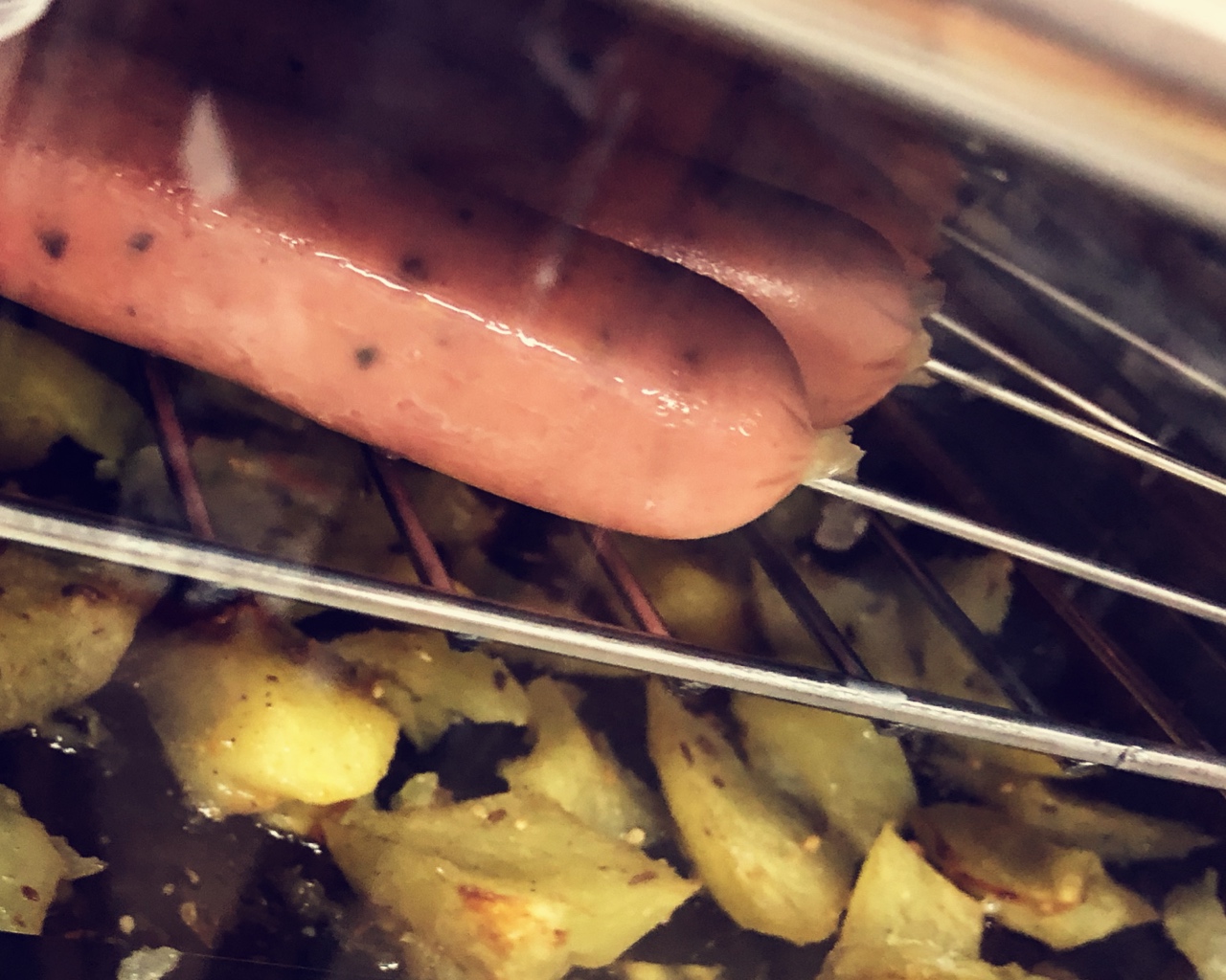 烤土豆和肠（烤箱）的做法