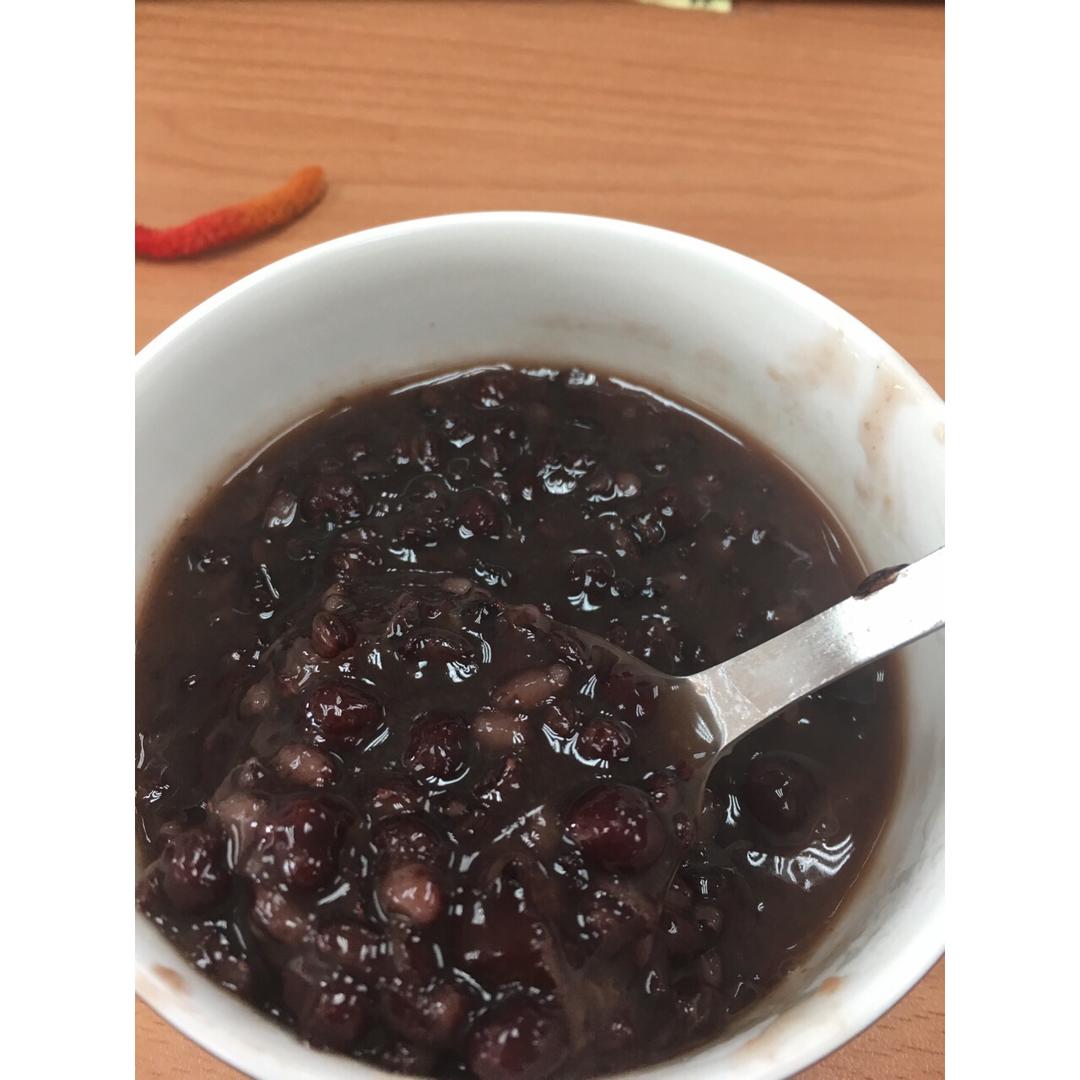 黑米薏米红枣粥