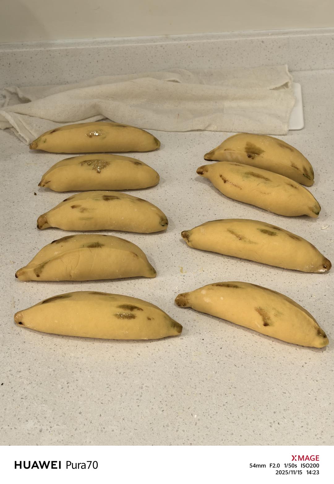 🍌可以剥着吃的香蕉奶露爆浆面包