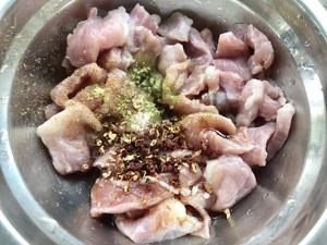 仿海底捞现炸小酥肉（滑肉汤做法更简单）的做法 步骤4