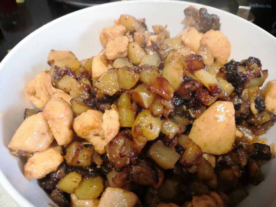 一道怎么做都好吃的干煎土豆鸡丁（红烧，咖喱，椒盐，孜然）