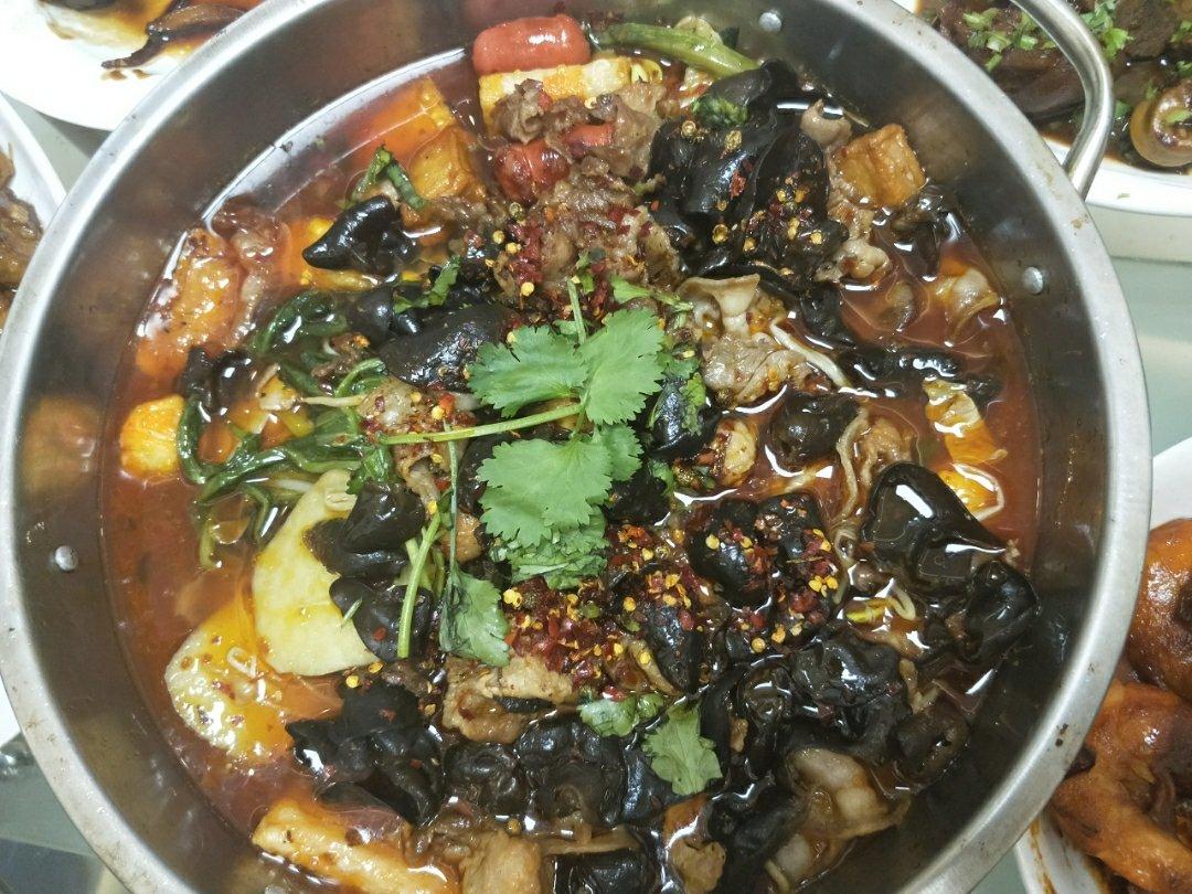 水煮肥牛金针菇