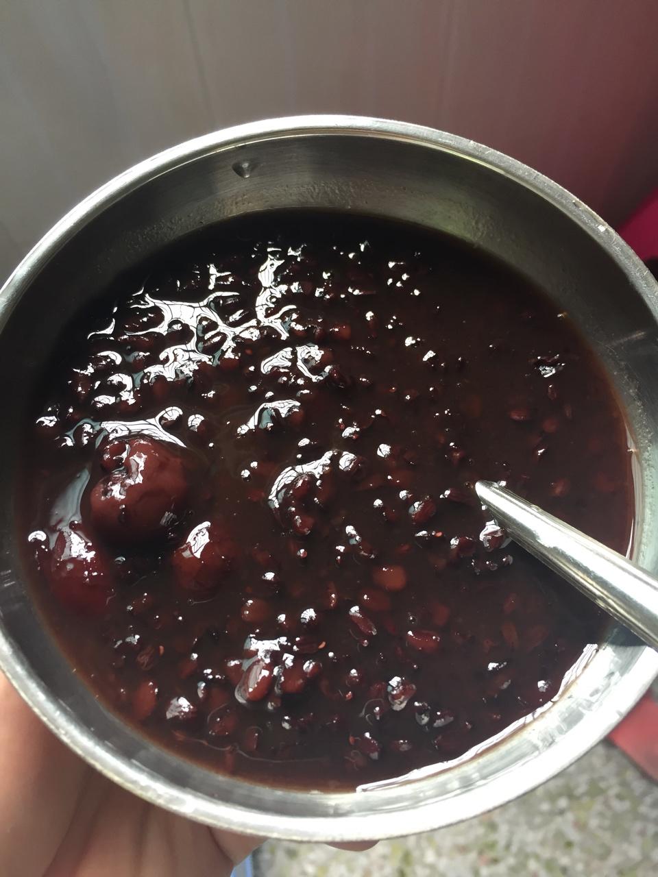 黑糯米红枣红糖补血养胃甜粥