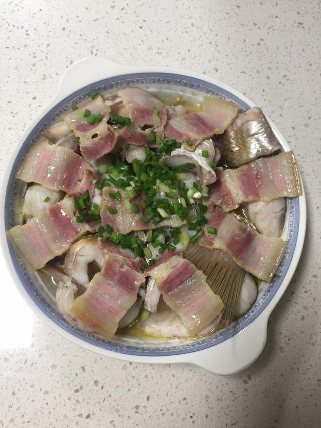 仔鱼蒸咸肉的做法