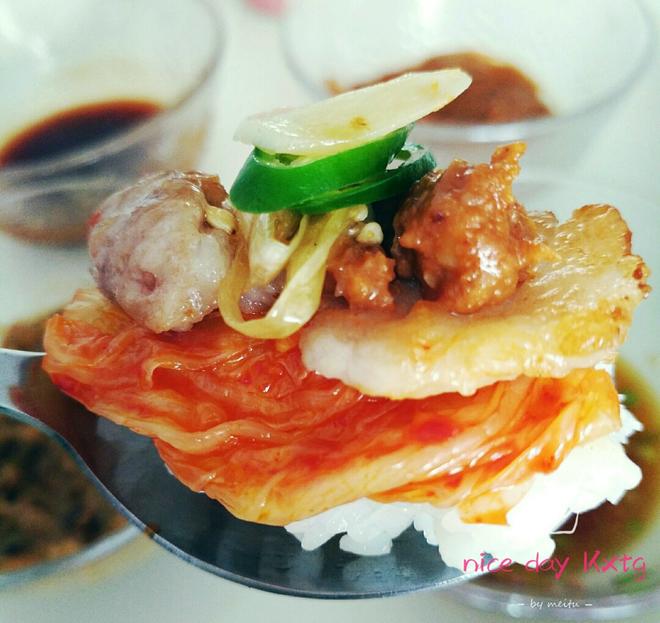 解锁韩式烤肉的四款经典【五花肉蘸酱】在家也能过瘾吃烤肉，内付葱丝的腌制方法的做法