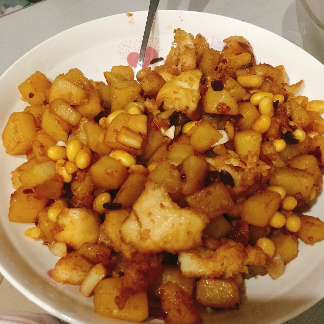 黄豆炒土豆丁