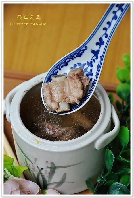 薏米茶树菇排骨汤的做法