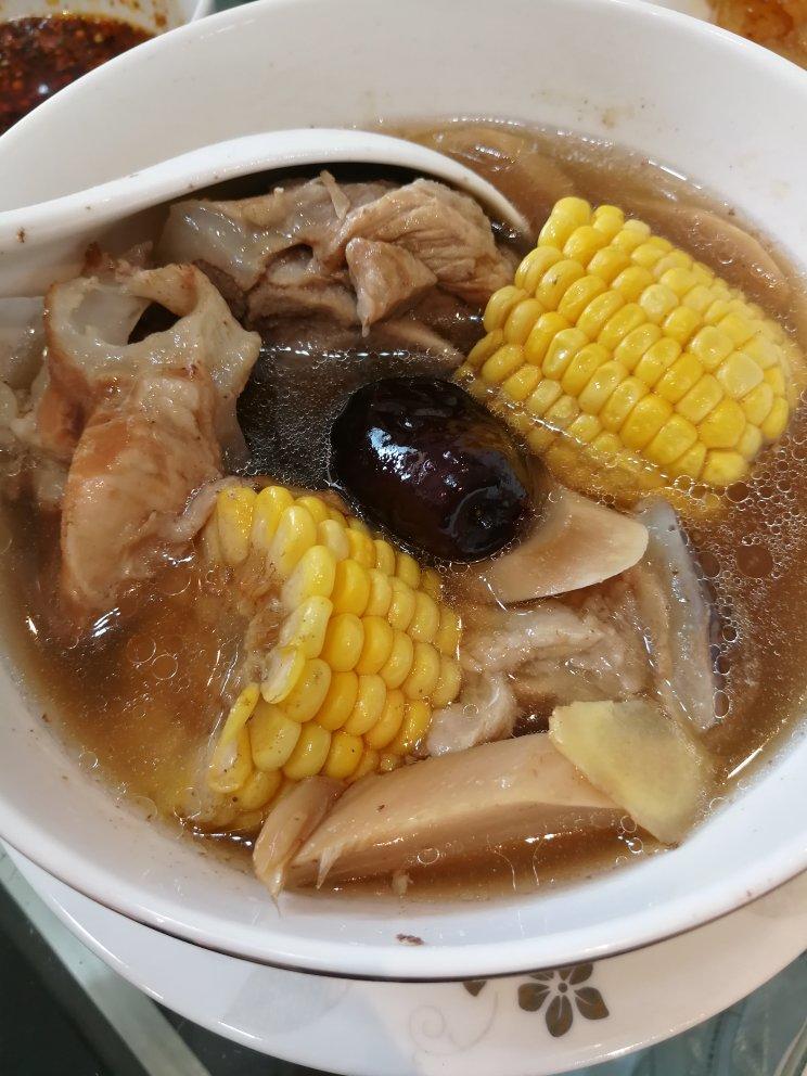 玉米排骨汤