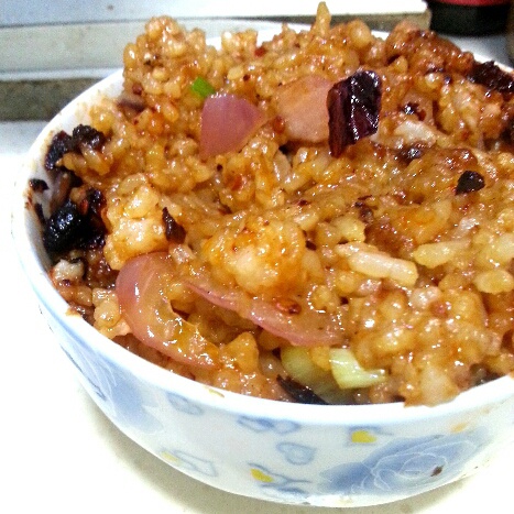 据说是 正宗酱油炒饭