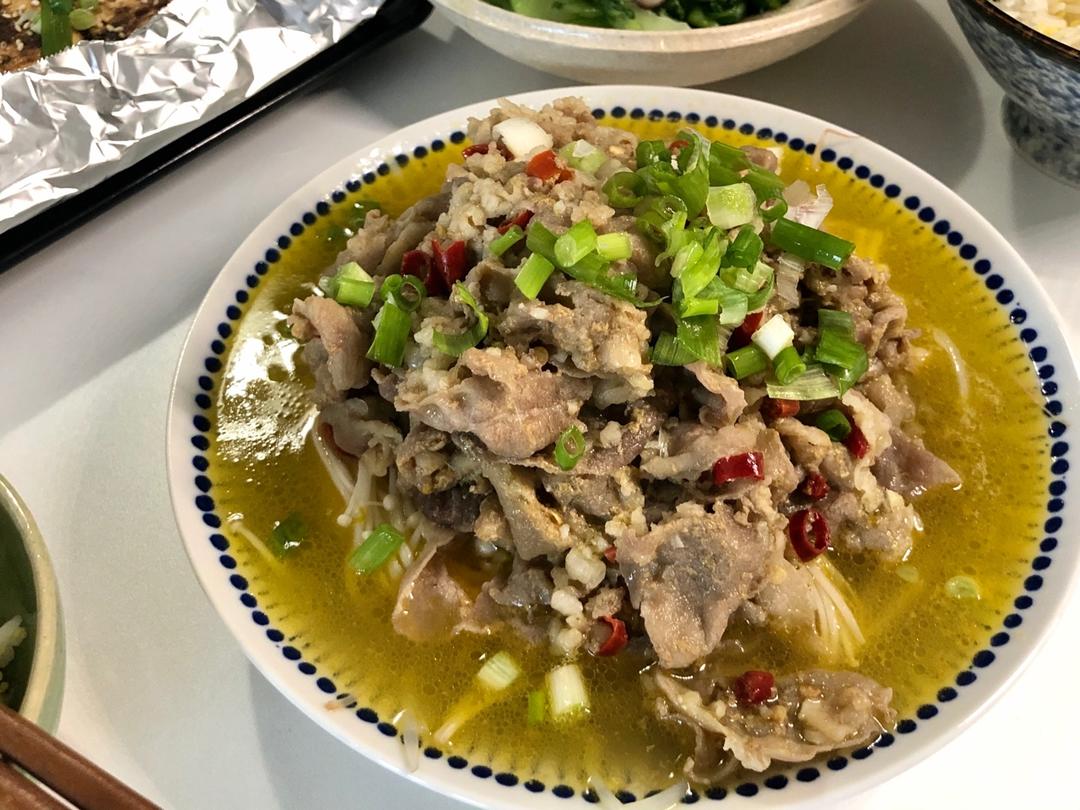 唇齿留香的爽口金汤肥牛卷