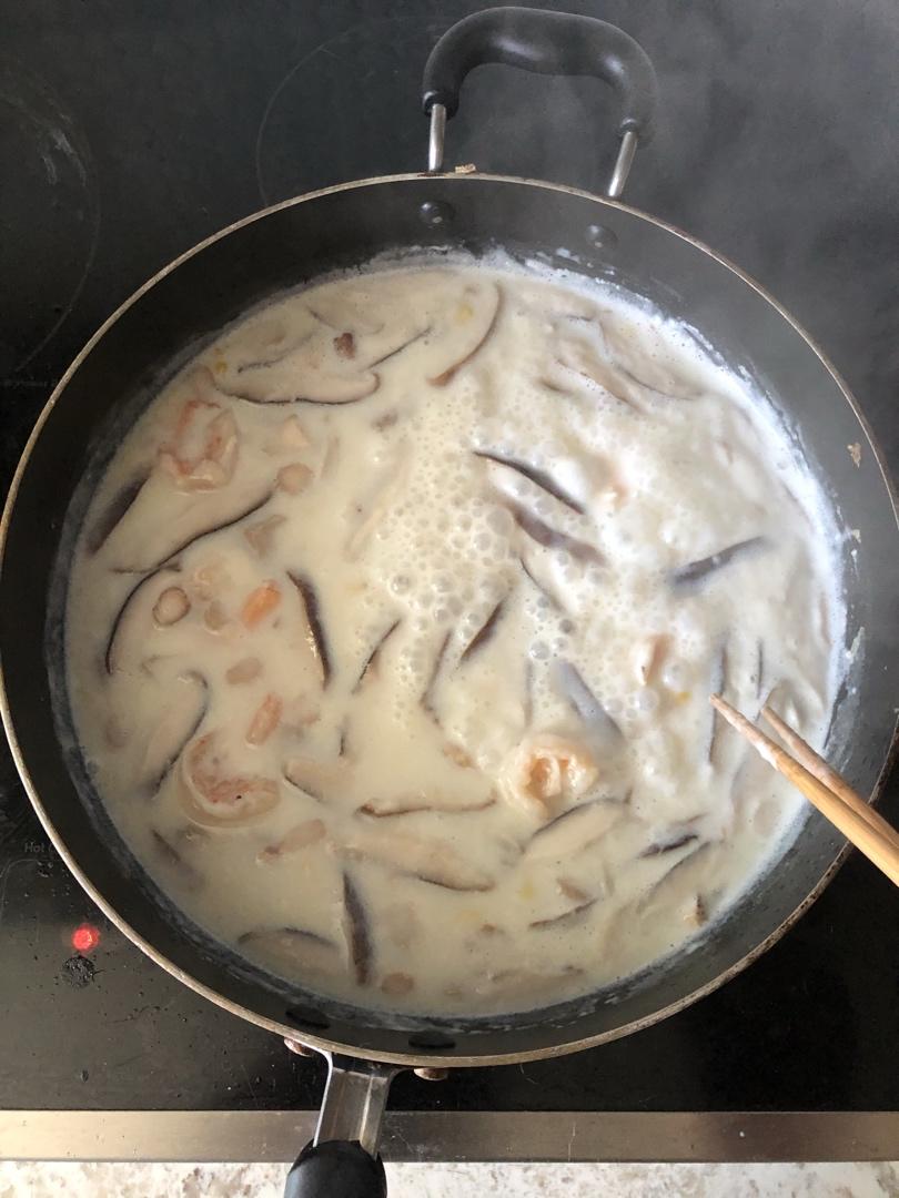 低脂奶油蘑菇汤🍄[不用黄油和奶油超简单]