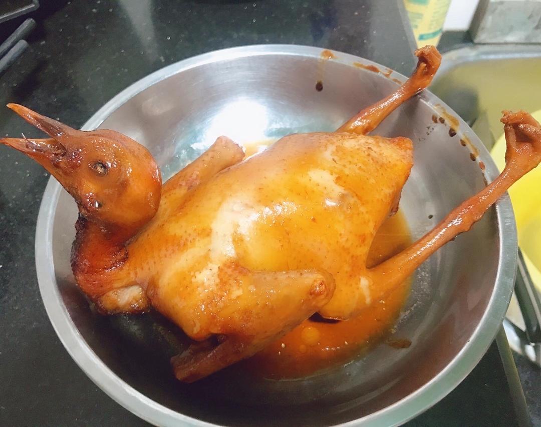 豉油皇乳鸽