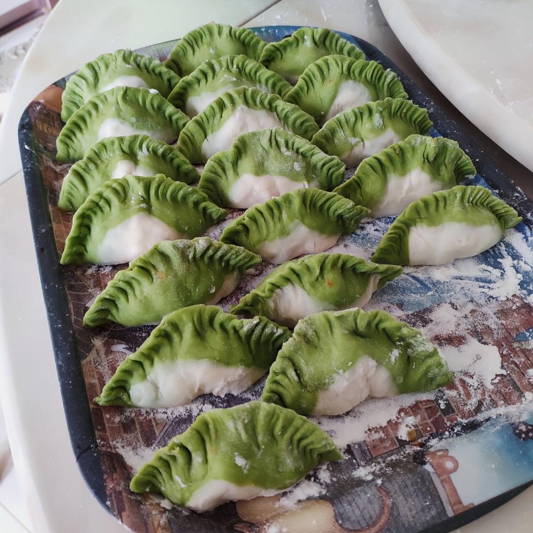 翡翠白玉白菜饺子详细版（附翡翠白玉白菜饺子包法，翡翠白玉饺子皮两种制法，面包机和面，翡翠白玉烧卖，各种馅料搭配）