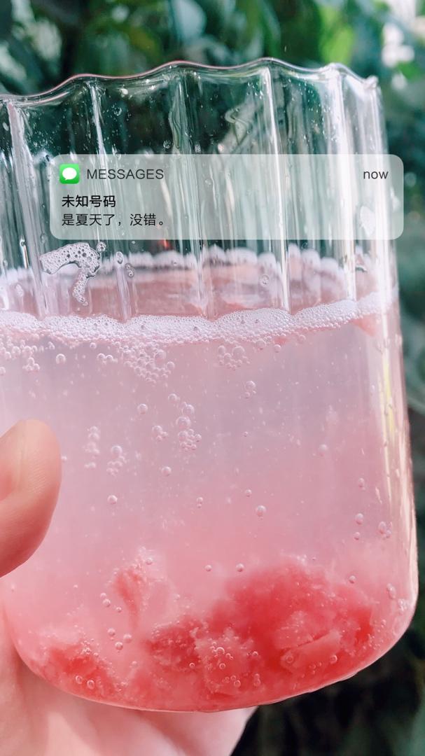 夏日清凉桃子冰饮