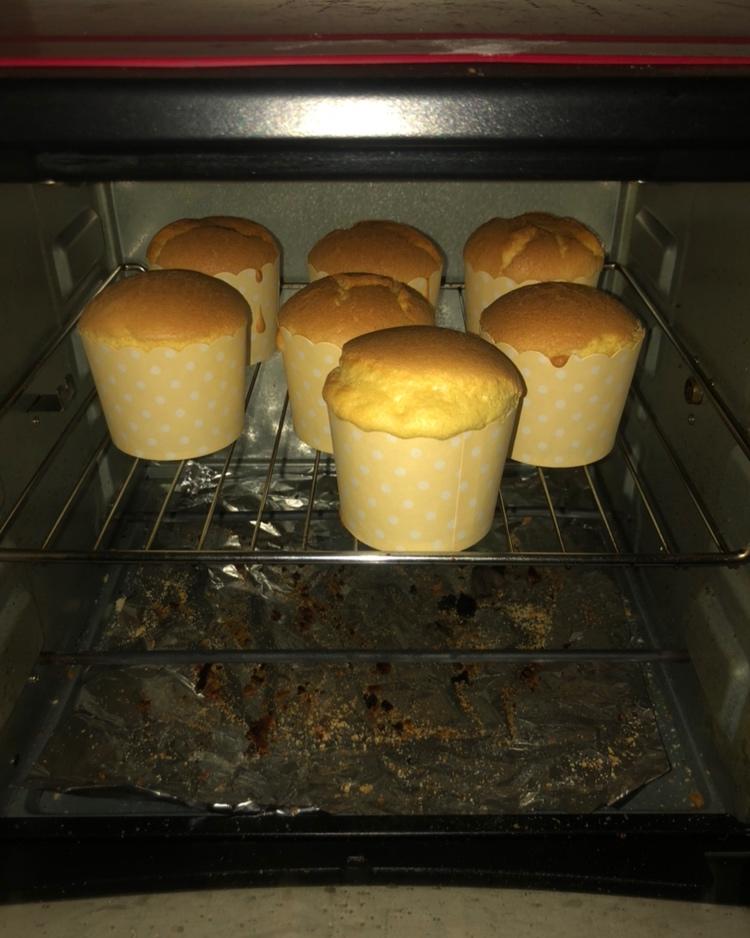 葡萄干戚风蛋糕杯