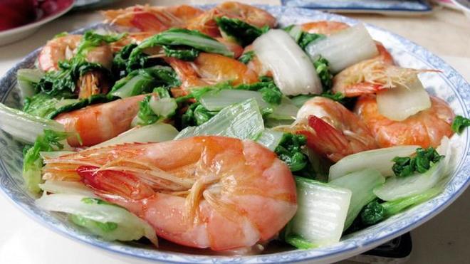 小白菜燜大虾的做法