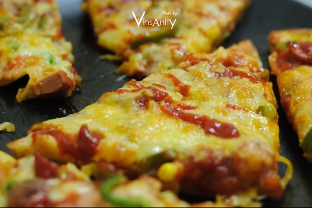 薄饼脆皮火腿pizza