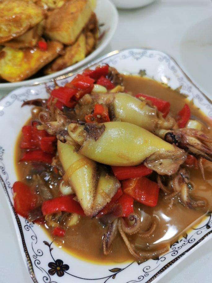 葱爆笔管鱼（海兔子）