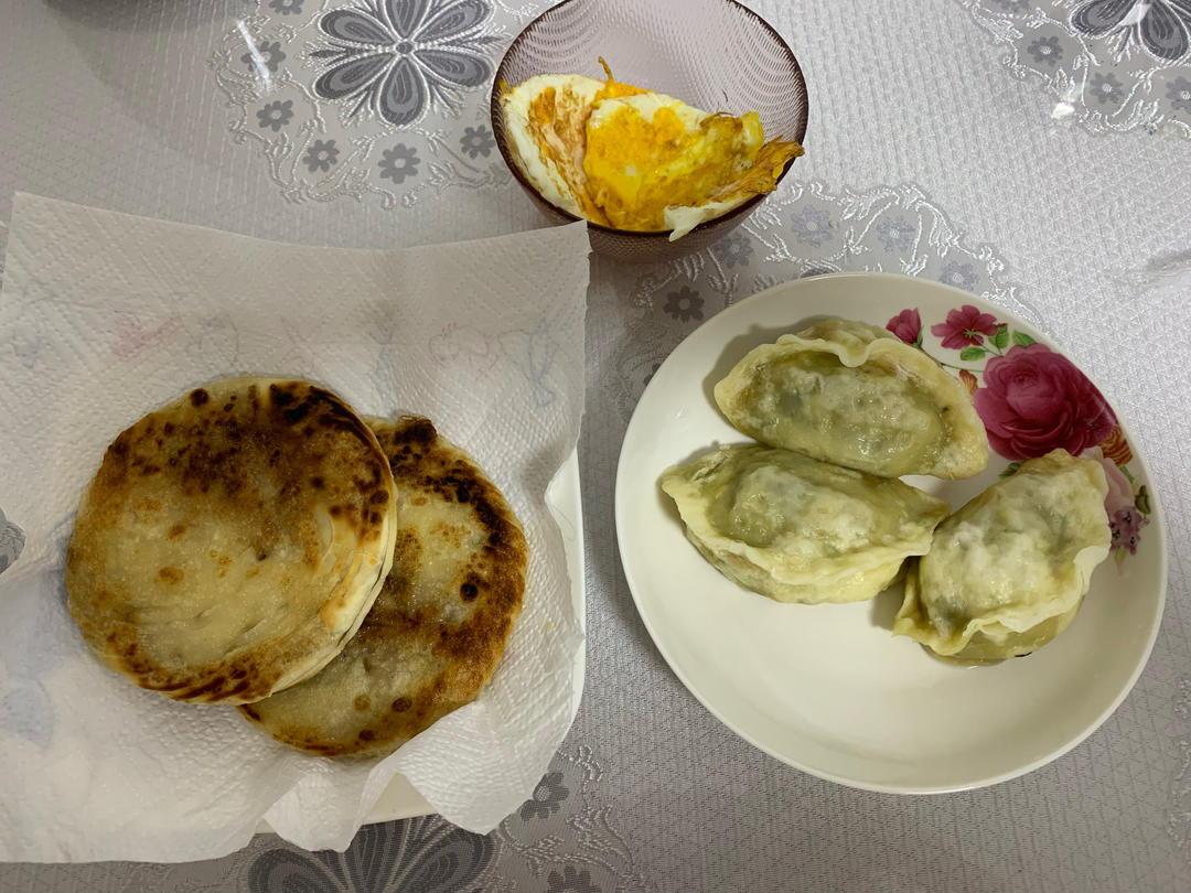 一屋，二人，三餐，四季