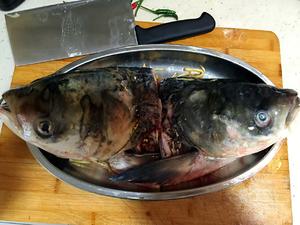老丁的私房菜-剁椒鱼头的做法 步骤2