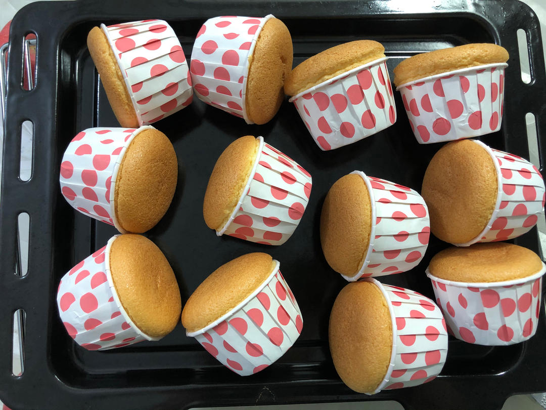 戚风小纸杯蛋糕