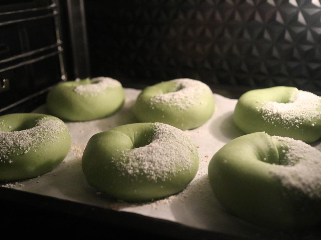 斑斓椰椰芋泥贝果🥯空口吃馅🥥香气浓郁