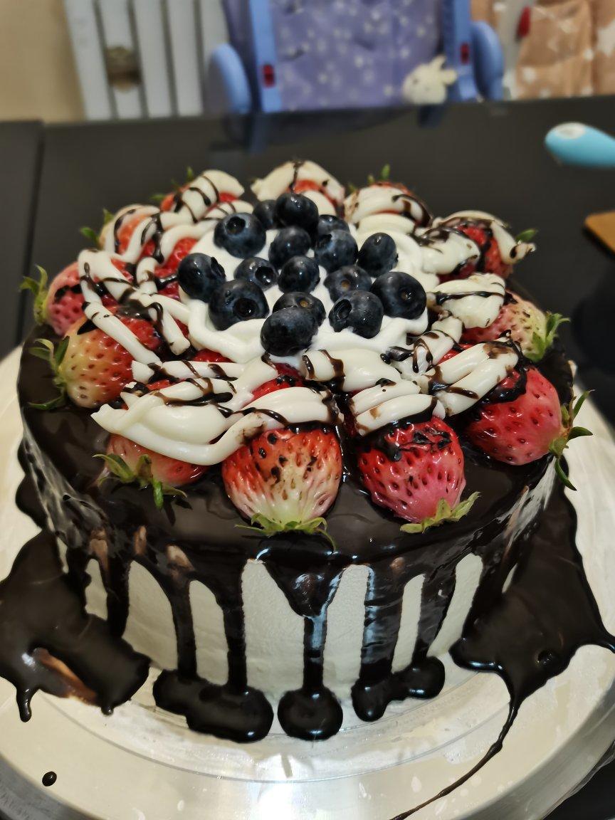 巧克力淋面生日蛋糕