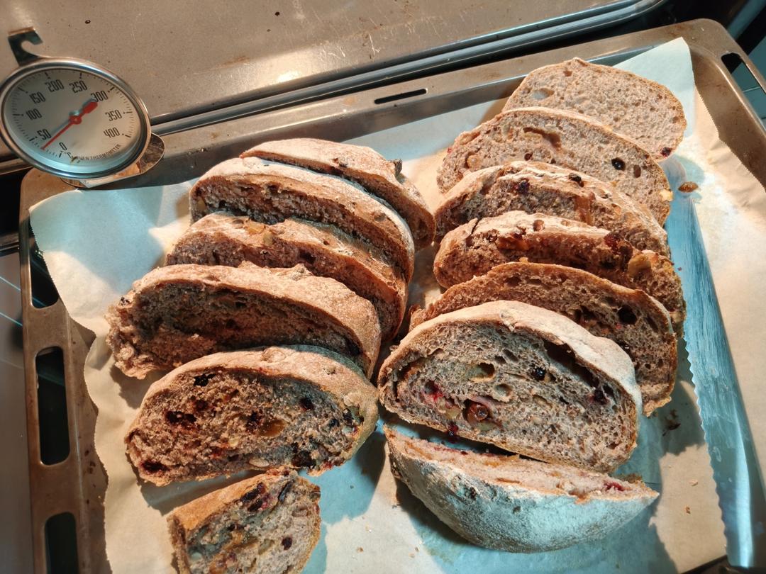 德国婆婆秘方·只多一料·香得上天的全麦核桃蔓越欧包