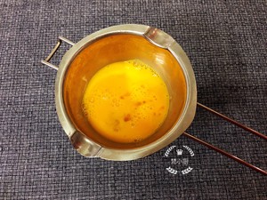 土锅海参煎蛋的做法 步骤5