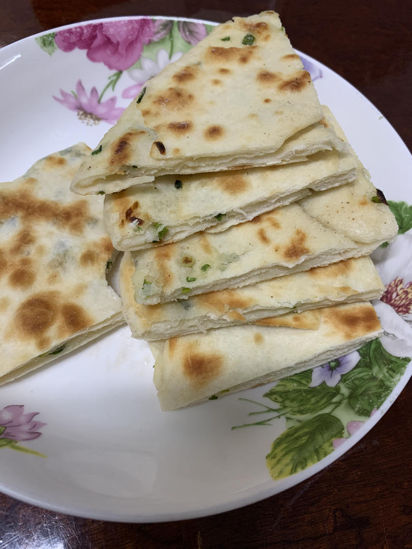 半发面家常葱油饼 凉了不硬 做法简单 附细节视频详解