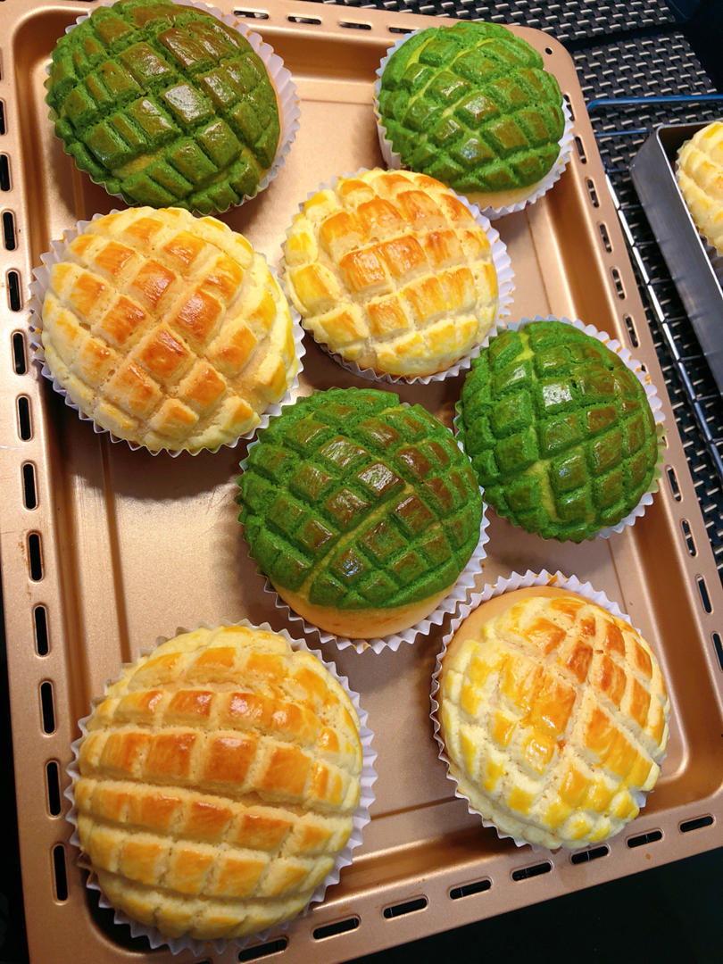 好吃到炸裂的港式菠萝包（附带制作酥皮的小视频）