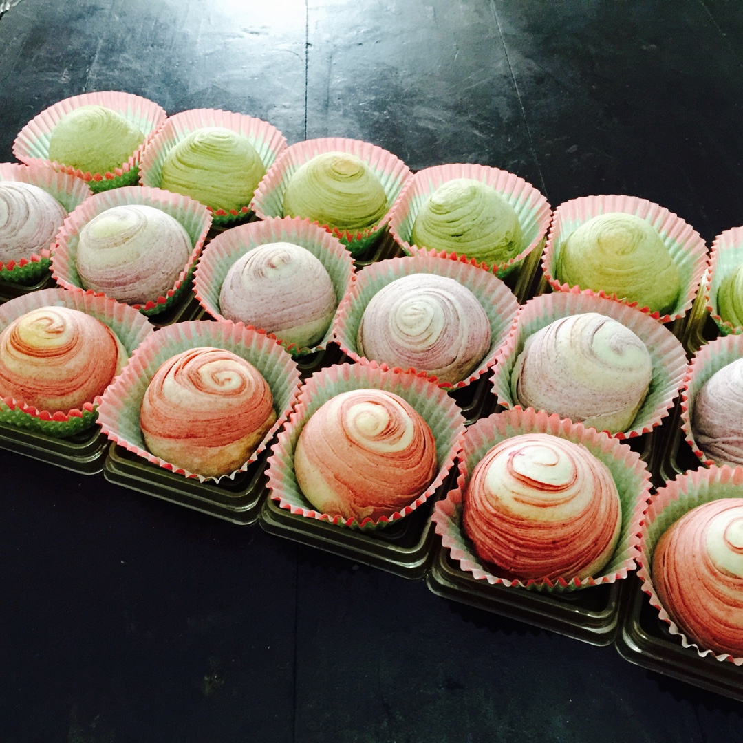 蛋黄酥~紫薯、抹茶、原味~花好月圆，中秋快乐~内附一次做六色蛋黄酥方法~