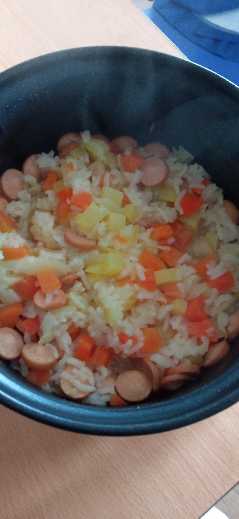 懒人电饭锅香肠焖饭/煲仔饭