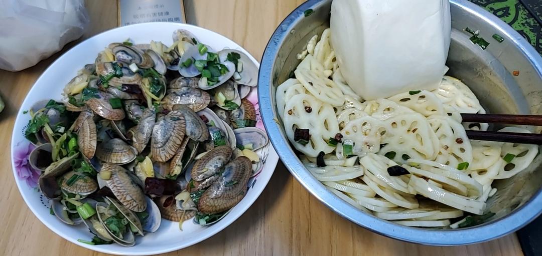凉拌莲菜